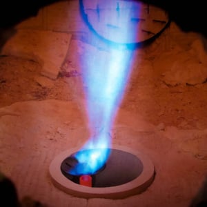 Ultra low NOx burner flame