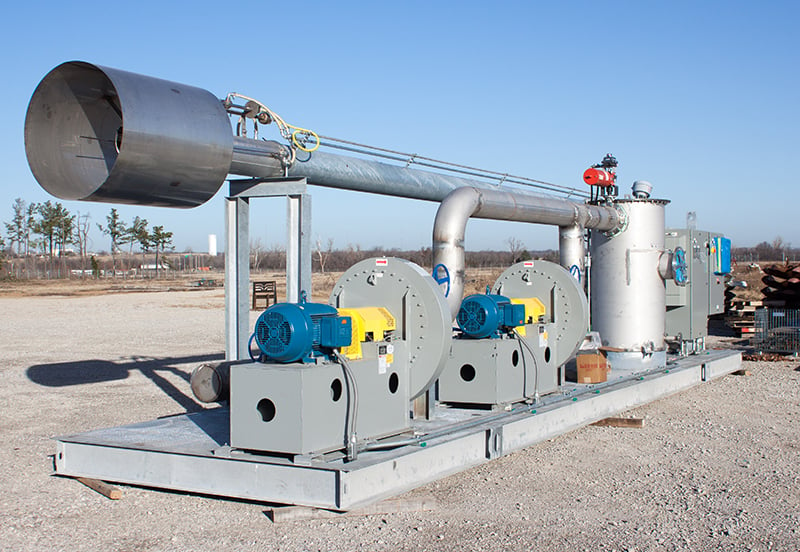 Esterno del sistema di torri di combustione per biogas e discarica