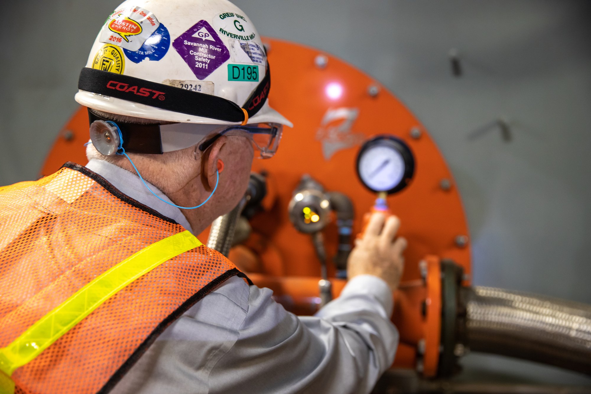 Inspection du brûleur d'une chaudière clé en main